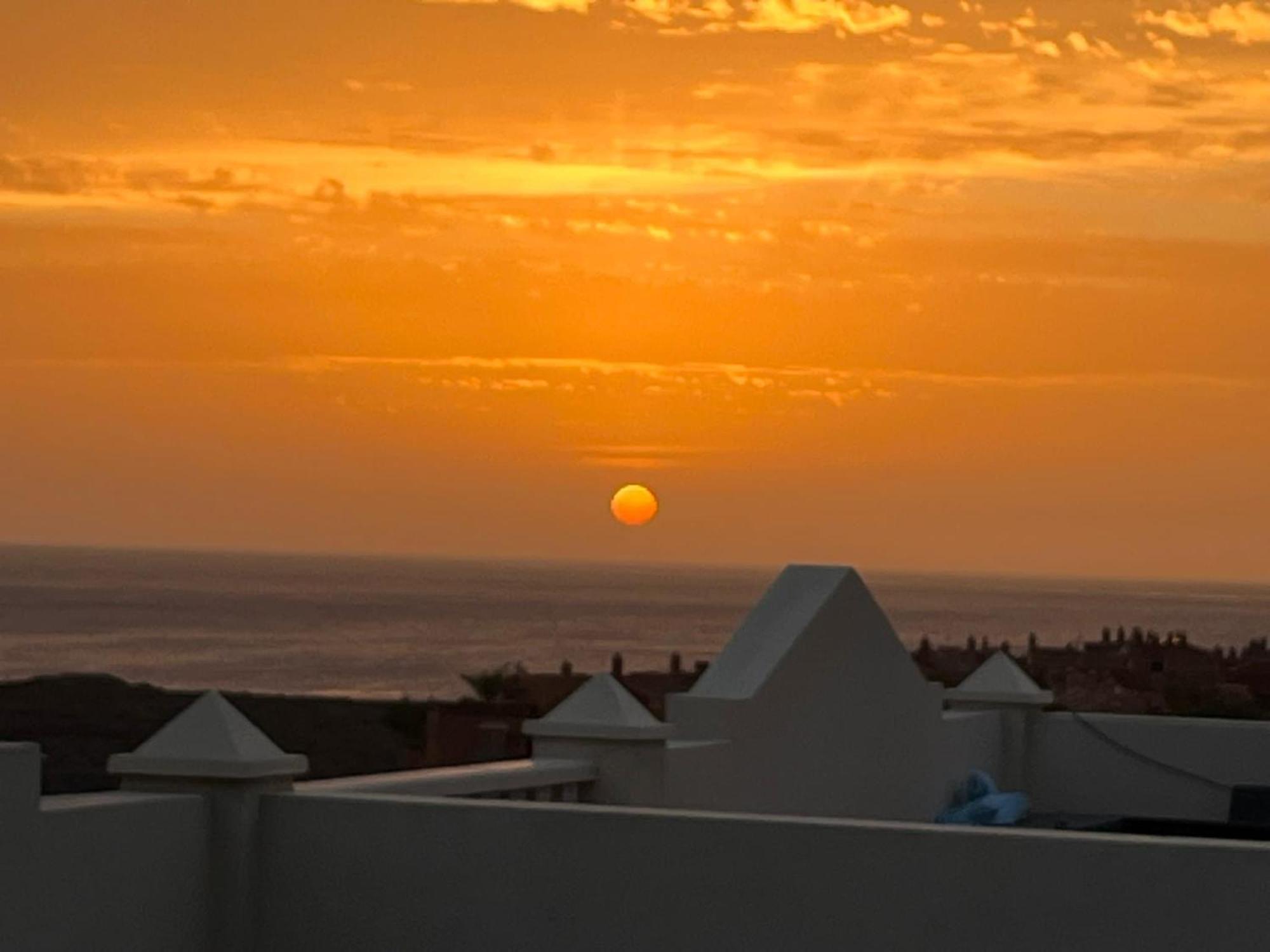 Sunset Rooftop Terrace Apartment ปาล์ม-มาร์ ภายนอก รูปภาพ